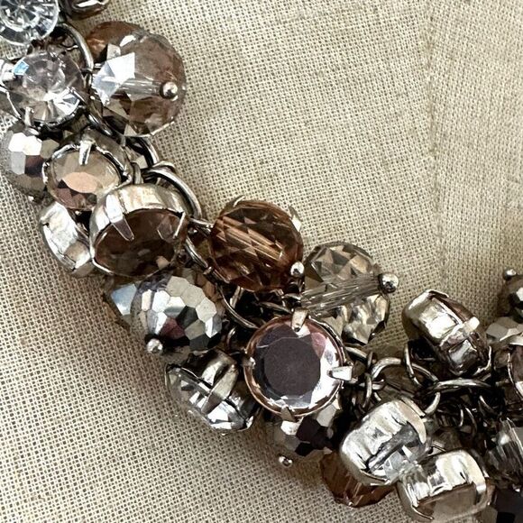 Loft cluster beaded statement necklace - Picture 2 of 7